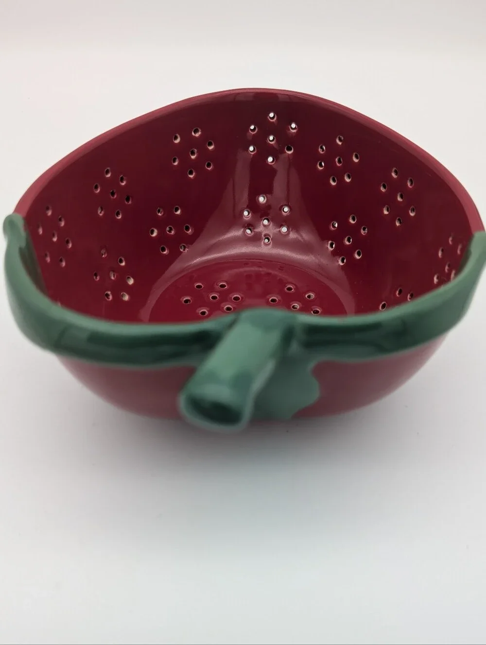 Vintage (2002) Tender Heart Treasures Ceramic Strawberry Colander/Strainer
